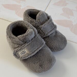 UGG Kids Gray Fuzzy Slippers